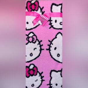 NEW RELEASE PINK HELLO KITTY COZY SOFT THROW BLANKET